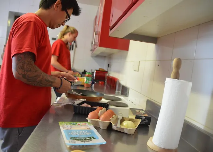 The Connemara - Sleepzone Hostel *